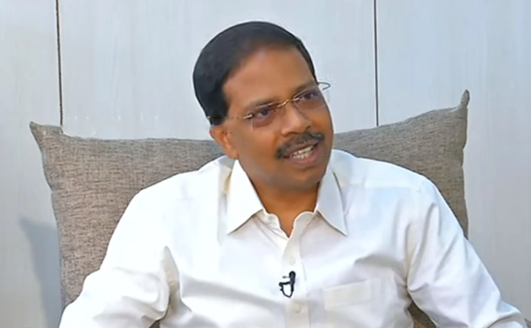 rs 412 crores value money and others gift seizures election flying squad team 